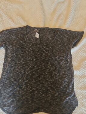 NWT Maurices Heathered Charcoal Short Sleeve Tee